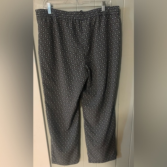 Talbots Pull-On - Loose Leg Pants - Size 14 - Picture 2 of 3